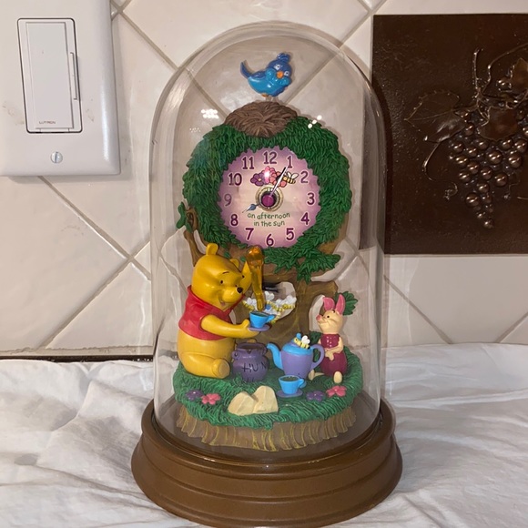 Vintage RARE Disney Winnie the Pooh domed Clock - Picture 1 of 10